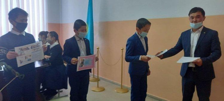 Қауіпсіз мектеп автобусы. парақша тарату